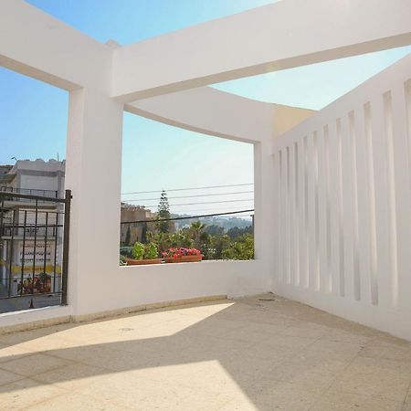 Spacious 2 Bedroom Appartment Near Mall -Internet 1Gbps パ フォス エクステリア 写真