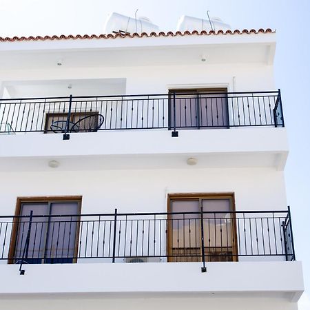Spacious 2 Bedroom Appartment Near Mall -Internet 1Gbps パ フォス エクステリア 写真