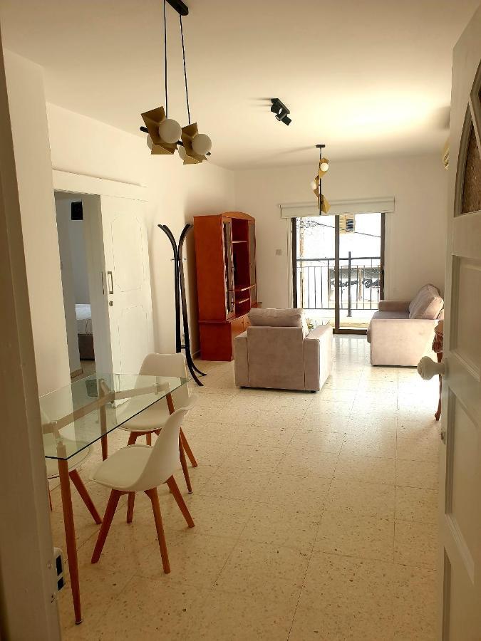 Spacious 2 Bedroom Appartment Near Mall -Internet 1Gbps パ フォス エクステリア 写真