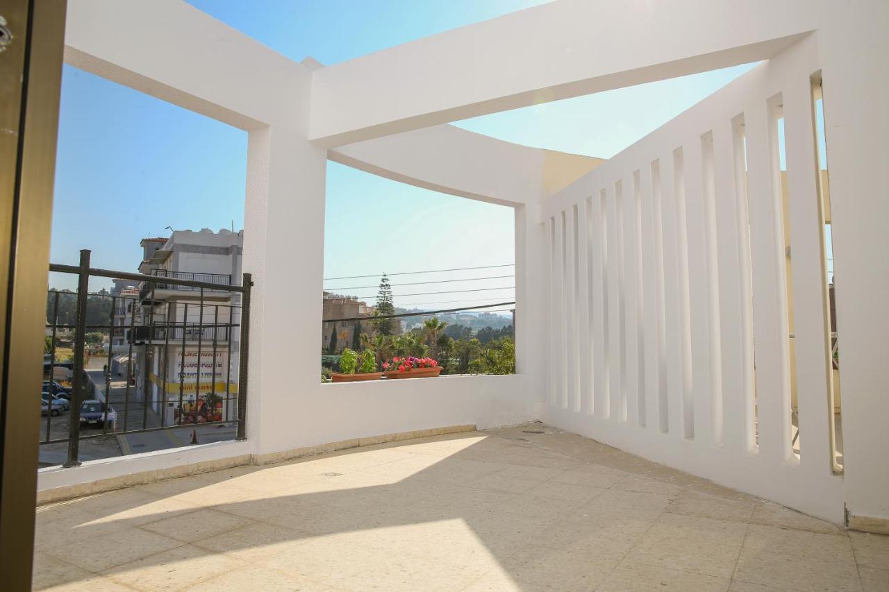 Spacious 2 Bedroom Appartment Near Mall -Internet 1Gbps パ フォス エクステリア 写真
