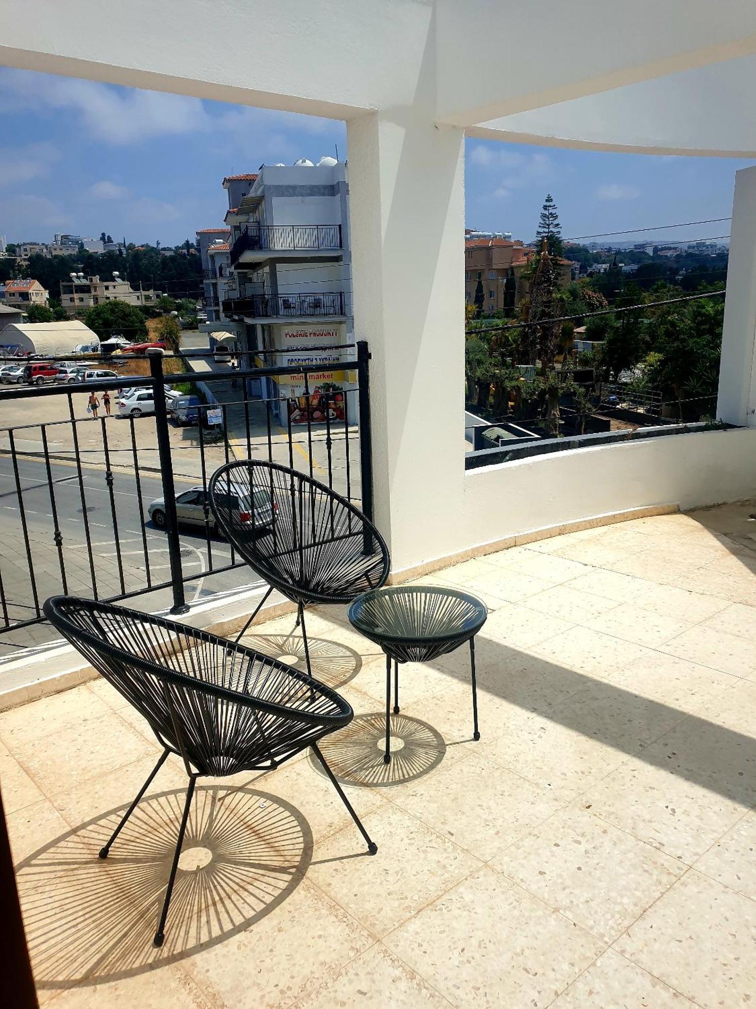 Spacious 2 Bedroom Appartment Near Mall -Internet 1Gbps パ フォス エクステリア 写真